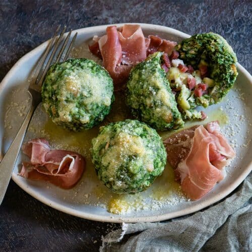 Canederli agli spinaci con cuore di Prosciutto di San Daniele e formaggio